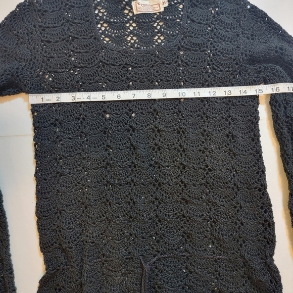 VINTAGE SK Imports hand crochet black sweater. 100% mercerized cotton. Medium - Picture 6 of 7